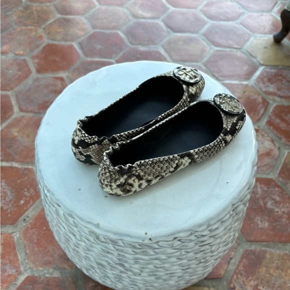 NWOT Tory Burch Minnie Snake Print Flats - Picture 4 of 11